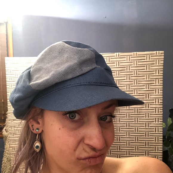 Dress with hat - Picture 2 of 5